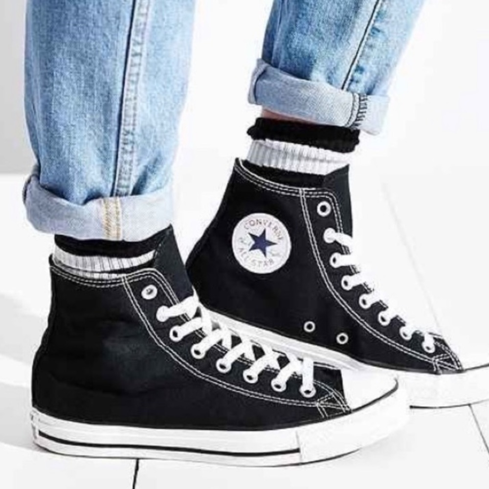 CONVERSE BLACK HIGH TOPS